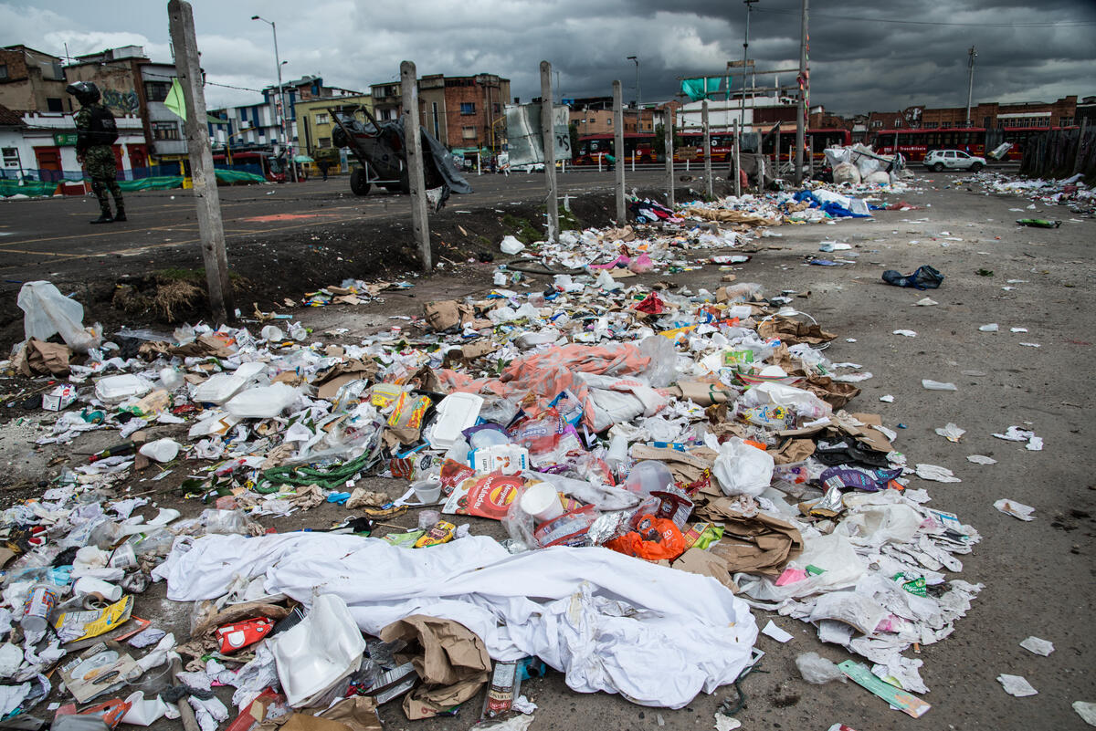 Waste Management and Recycling in Bogotá, Colombia. © Juan Pablo Eijo / Greenpeace Waste Management and Recycling in Bogotá, Colombia. © Juan Pablo Eijo / Greenpeace