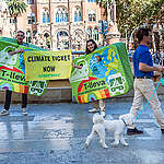 22/9/2023. Barcelona, Cataluña, España. Greenpeace Spain holds up a banner to European transport ministers meeting in Barcelona to call for a climate ticket - a single season ticket for the whole country.
