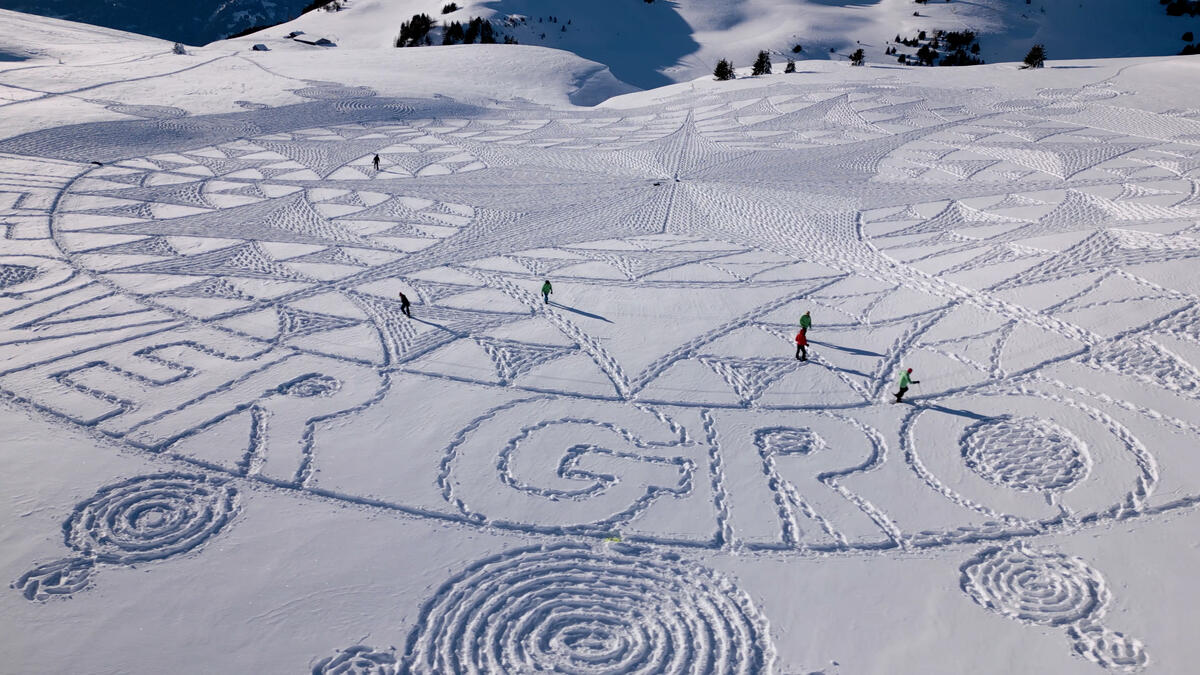 WEF Snow Art Protest near Davos, Switzerland. © Emanuel Büchler / Greenpeace