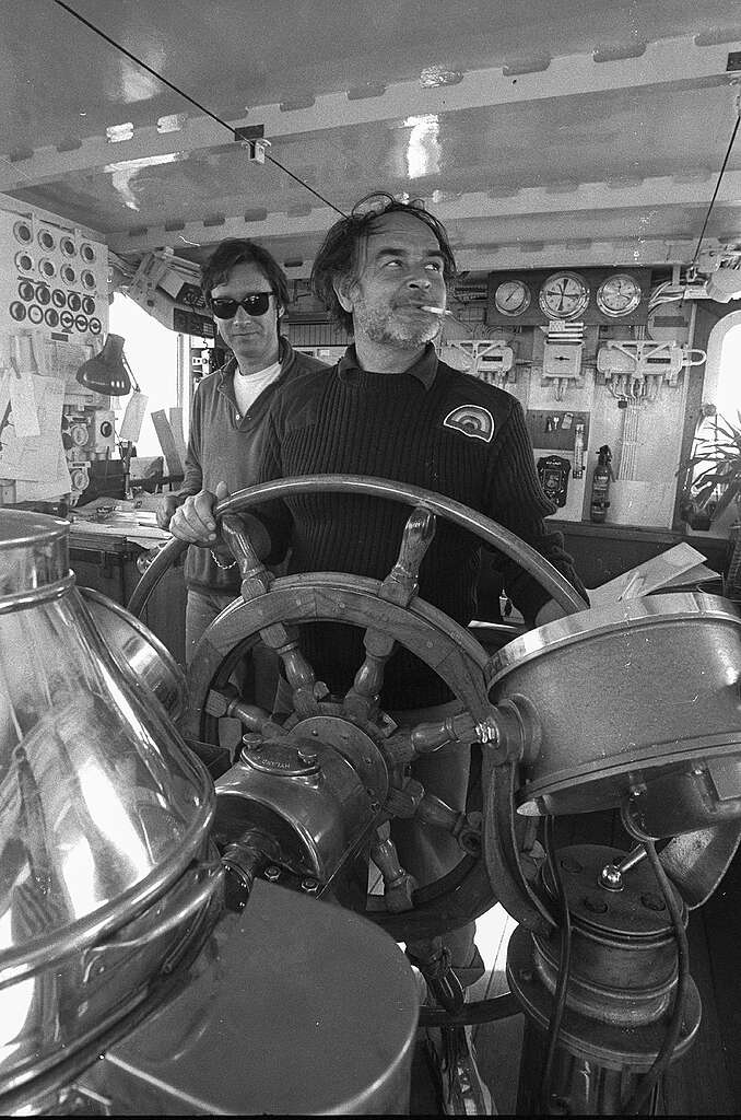 Alain Connan at the helm of the Sirius, in the Strait of Gibraltar, 1984. © Pierre Gleizes