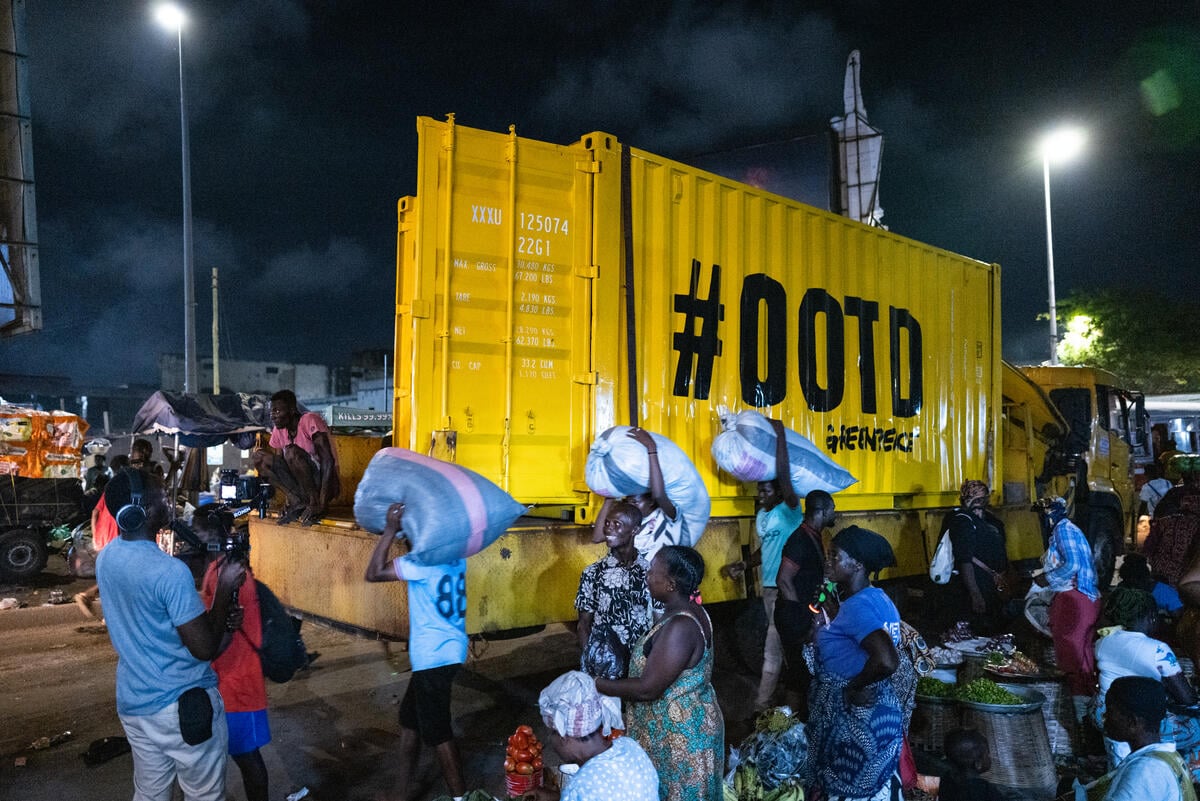 Fast Fashion and Waste Colonialism - Textile Waste Research in Ghana. © Kevin McElvaney / Greenpeace