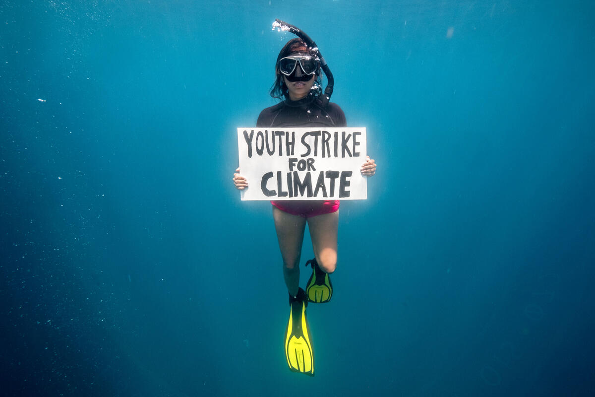 Climate Strike on the Saya de Malha Bank in the Indian Ocean. © Tommy Trenchard / Greenpeace Climate Strike on the Saya de Malha Bank in the Indian Ocean. © Tommy Trenchard / Greenpeace