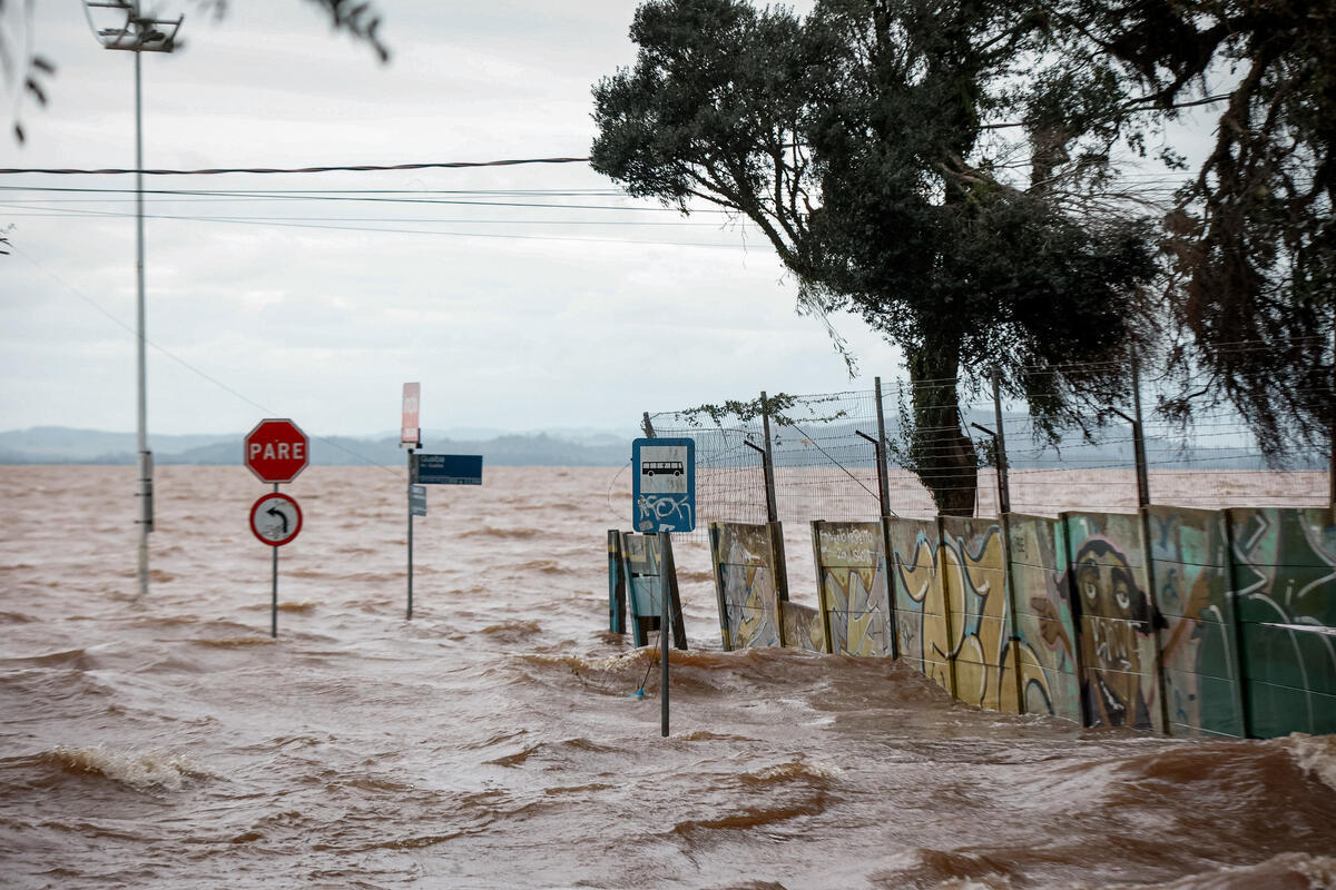 Flooding in Porto Alegre, Rio Grande do Sul State, in Brazil. © Tuane Fernandes / Greenpeace