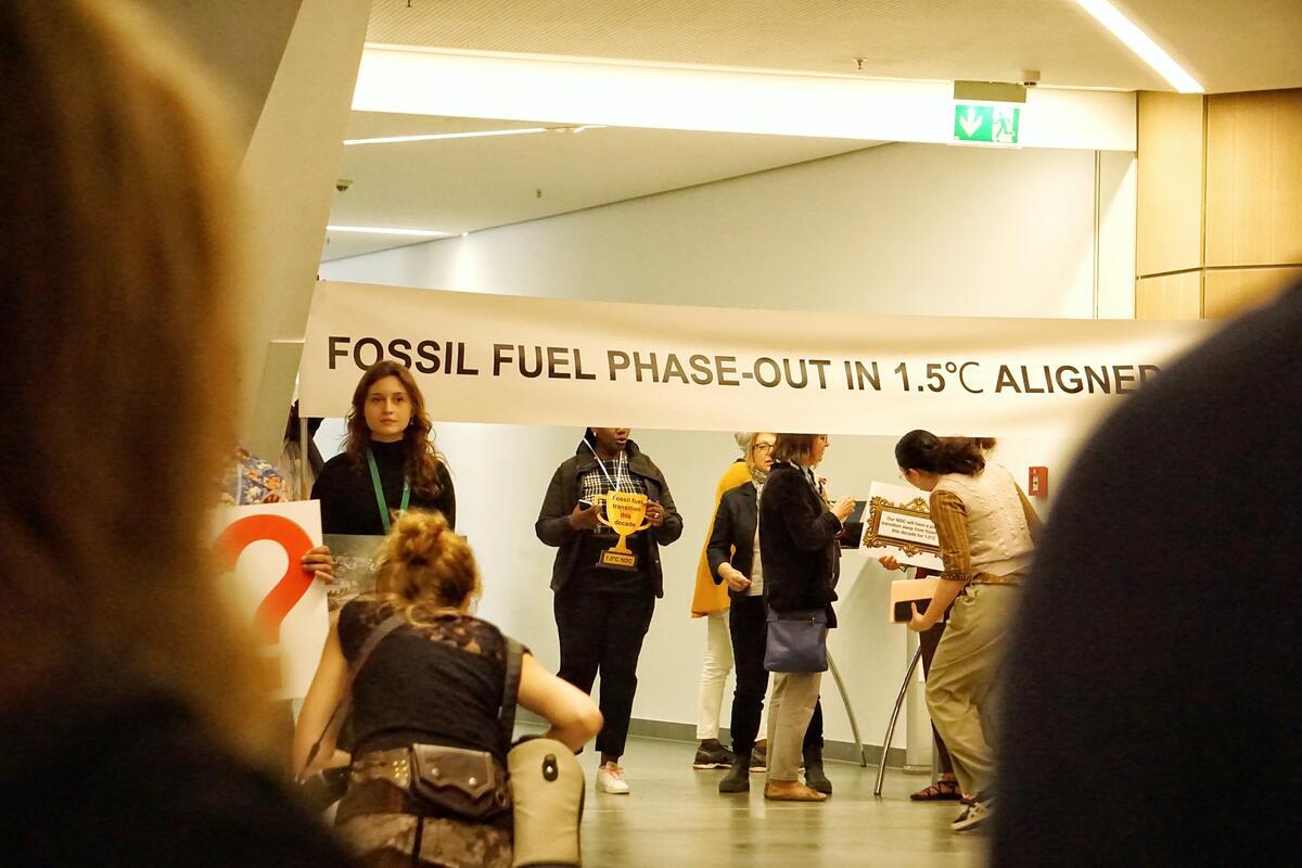 Activists Demand Bonn Climate Change Conference Delegates Align with 1.5°C. © Mia Hense / Greenpeace Activists Demand Bonn Climate Change Conference Delegates Align with 1.5°C. © Mia Hense / Greenpeace