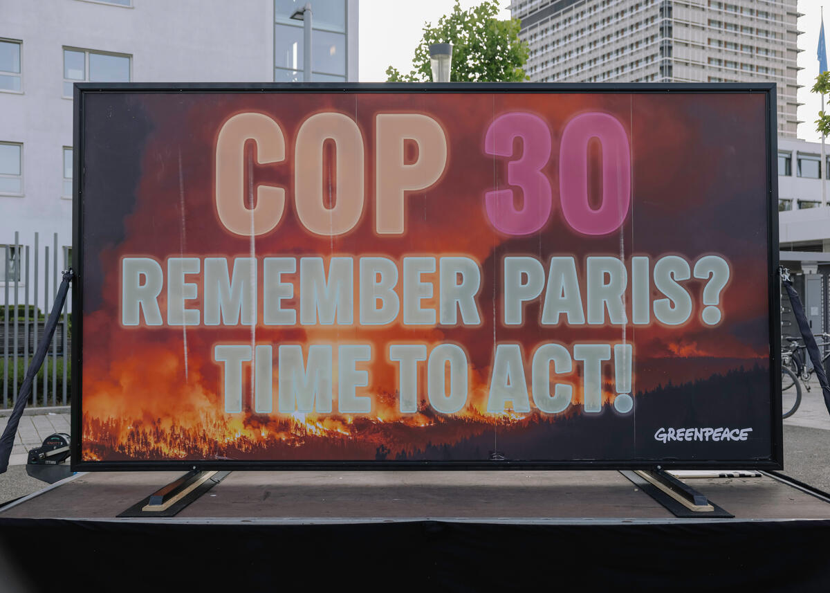 Greenpeace Billboard at Bonn Climate Conference. © Marie Jacquemin / Greenpeace