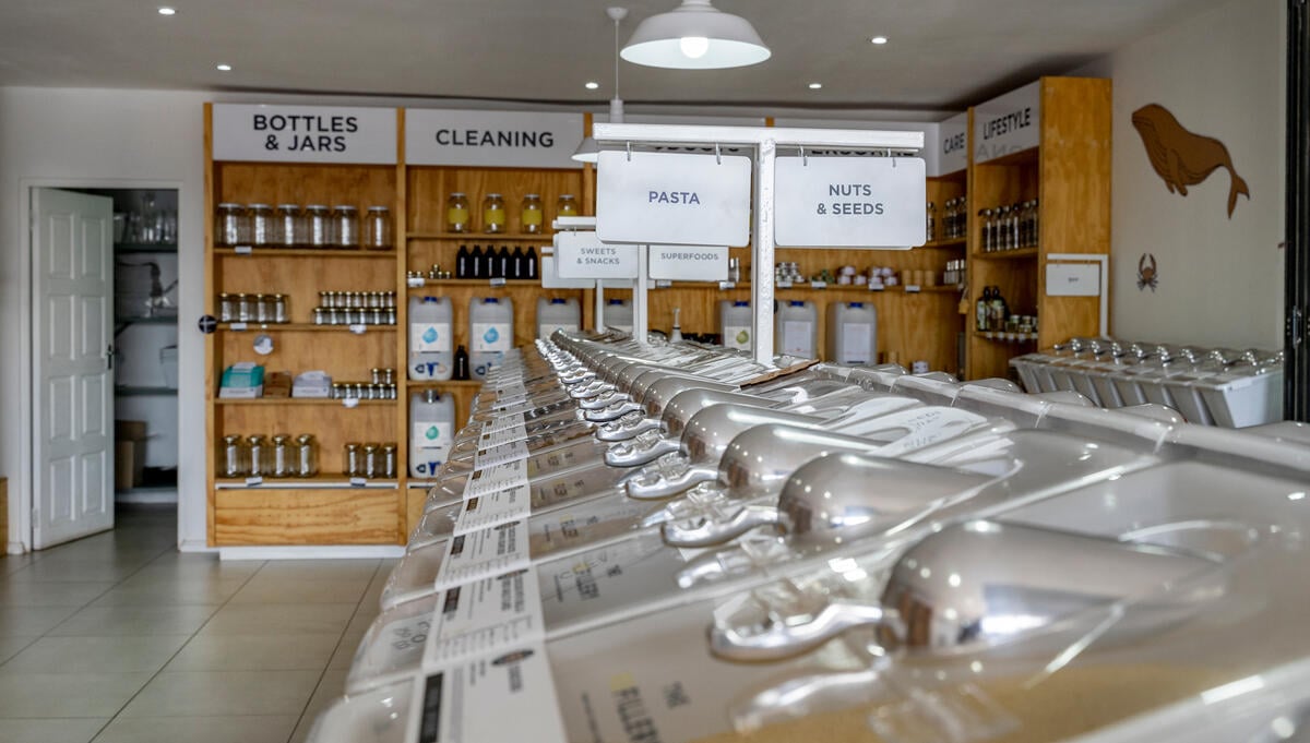 Zero-Waste Store in Johannesburg. © Philip Schedler / Greenpeace