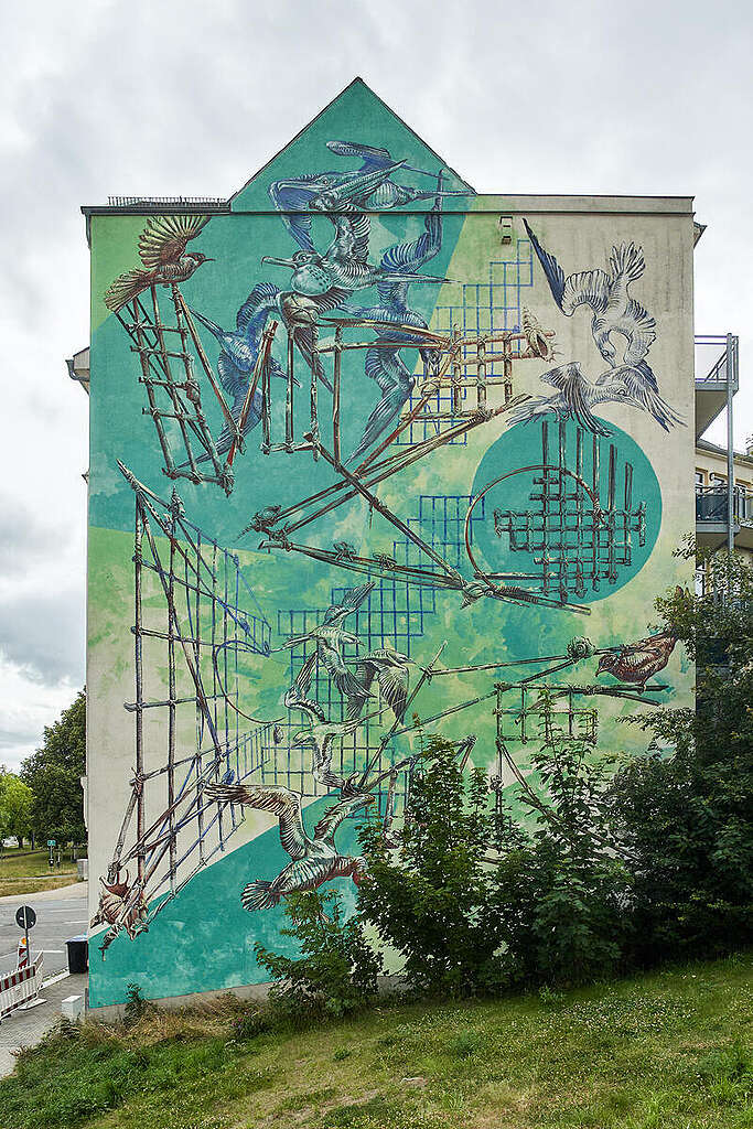 Mural for Global Justice and Climate Protection in Chemnitz. © Michael Schmidt / Greenpeace Mural for Global Justice and Climate Protection in Chemnitz. © Michael Schmidt / Greenpeace