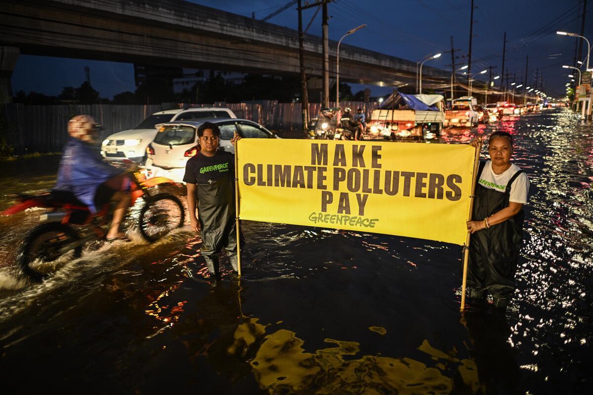 Message to President Marcos Jr in Malolos, Bulacan. © Noel Celis / Greenpeace