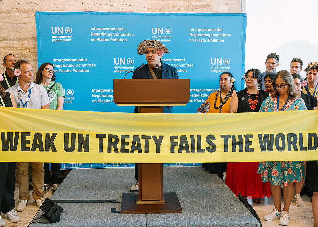 Juan Carlos Monterrey Gómez, Special Representative for Climate Change, Panama, speaks at a press conference ahead of the final INC-5.2 Negotiation plenary Session, warning negotiators that a weak treaty will fail the world. © Marie Jacquemin / Greenpeace