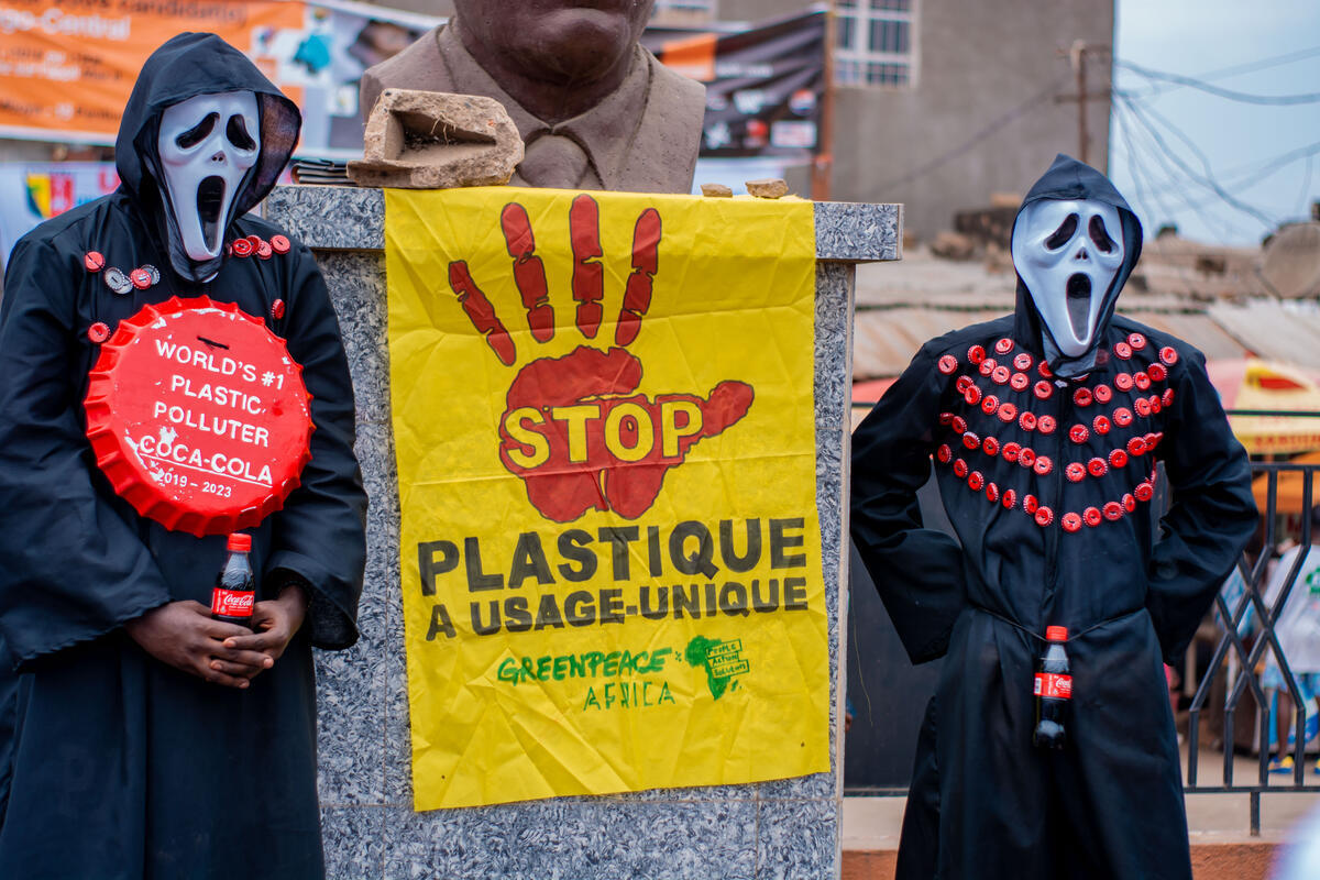 CECILIA Action in Matadi. © Greenpeace / Christian Lotutala CECILIA Action in Matadi. © Greenpeace / Christian Lotutala