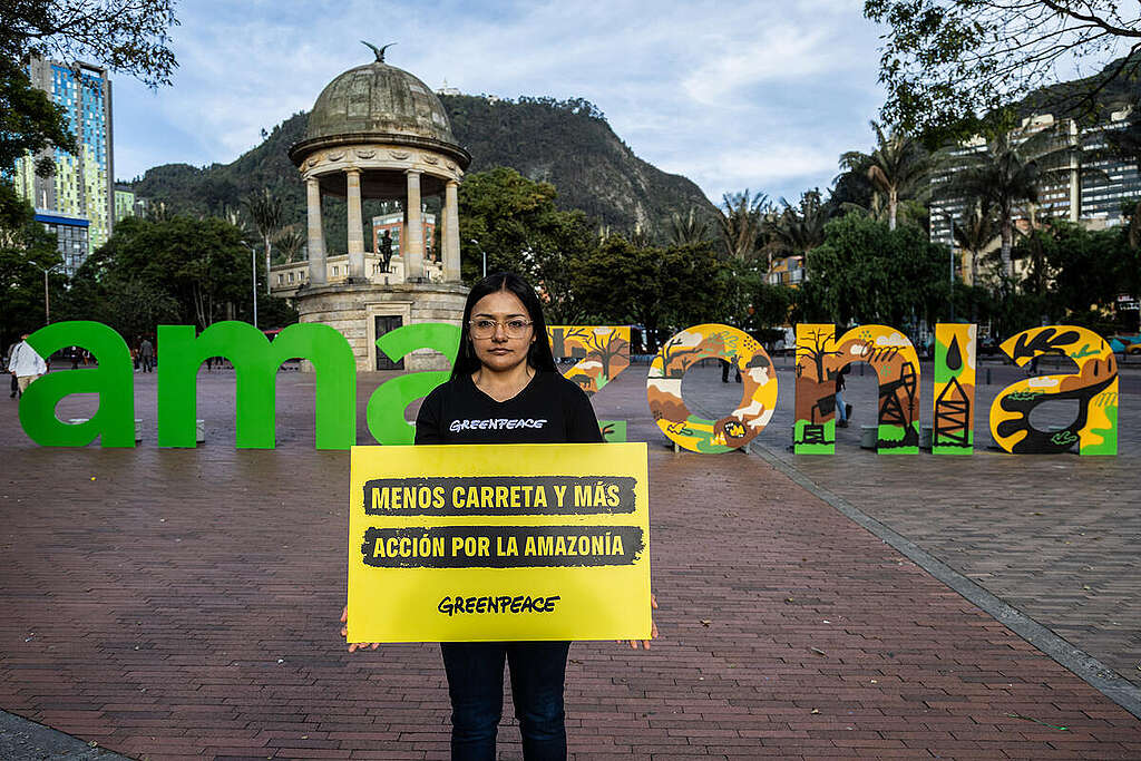 Artistic Intervention in Defense of the Amazon in Bogotá. © Diana Rey Melo / Greenpeace Artistic Intervention in Defense of the Amazon in Bogotá. © Diana Rey Melo / Greenpeace