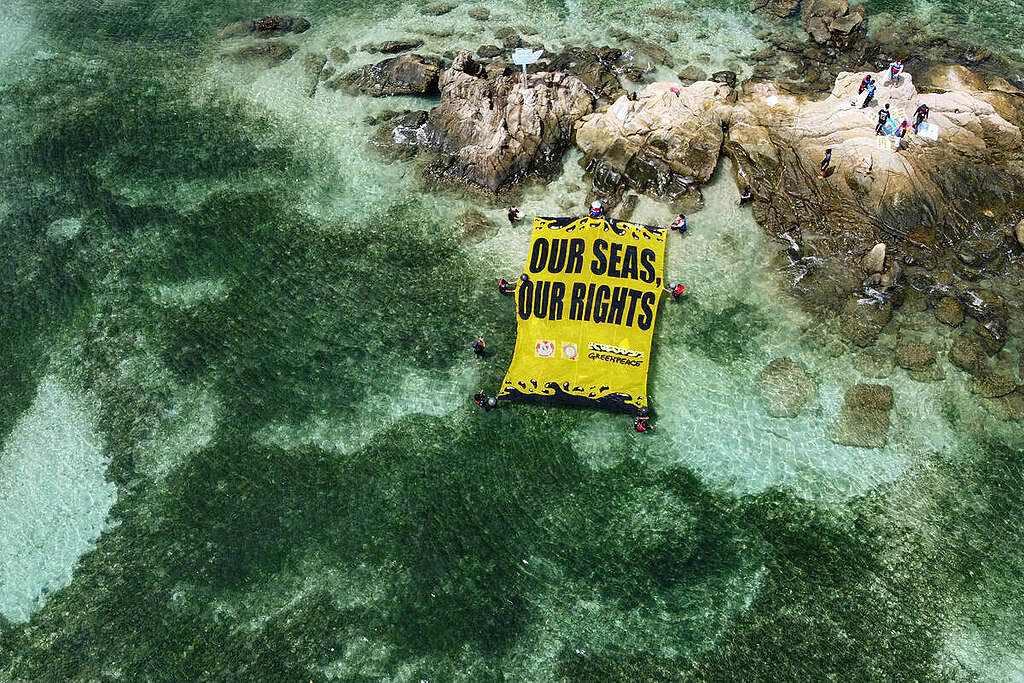 Illegal Gold Mining Protest at Sangihe Island. © Stenly Pontolawokang / Greenpeace