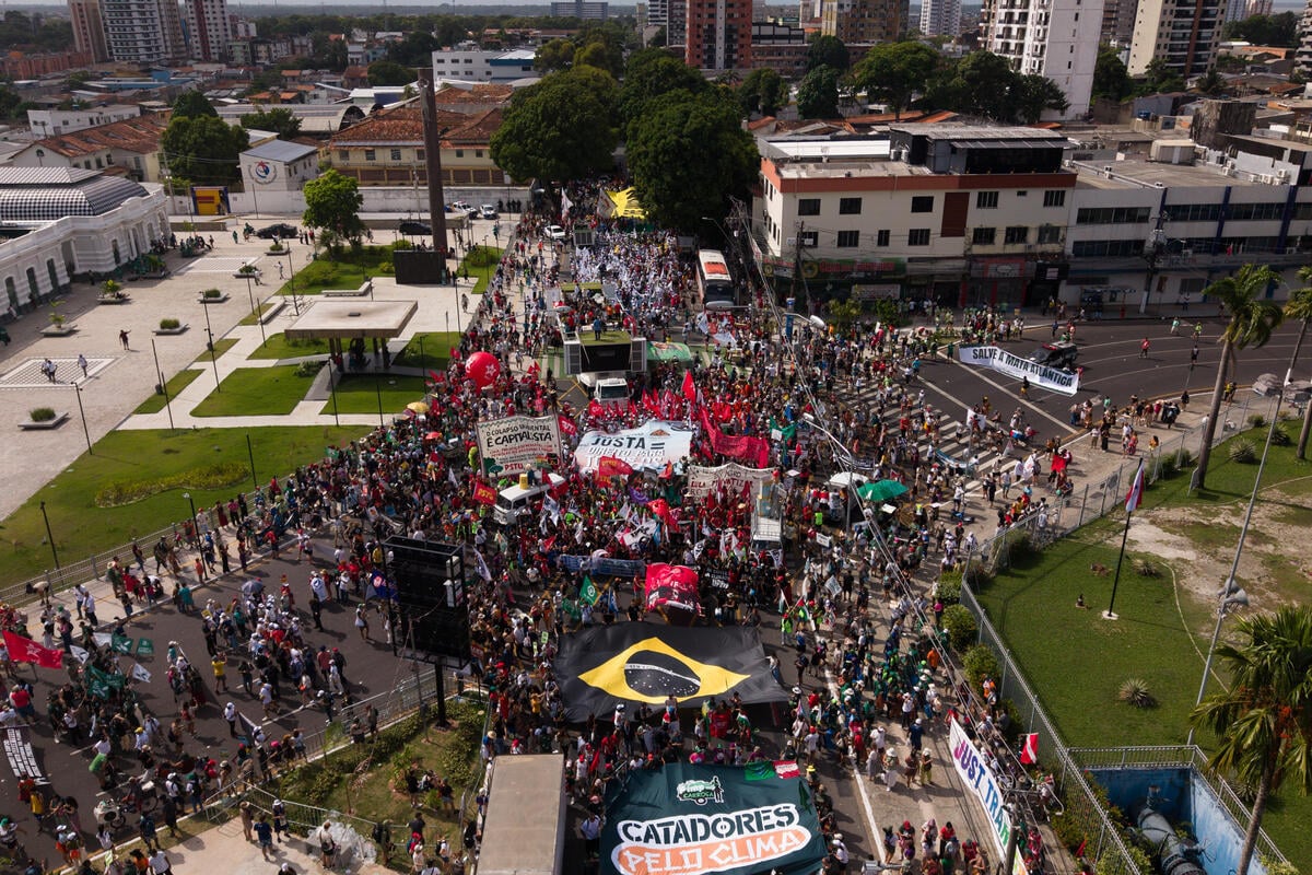 Global Climate March during COP30 in Belém, Brazil. © Tuane Fernandes / Greenpeace
