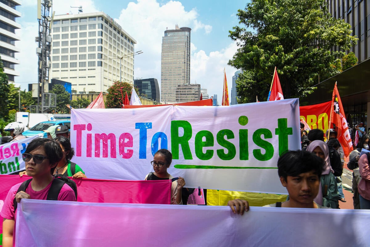 GEBRAK Coalition Hold a Protest in Jakarta. © Muhammad Adimaja / Greenpeace GEBRAK Coalition Hold a Protest in Jakarta. © Muhammad Adimaja / Greenpeace