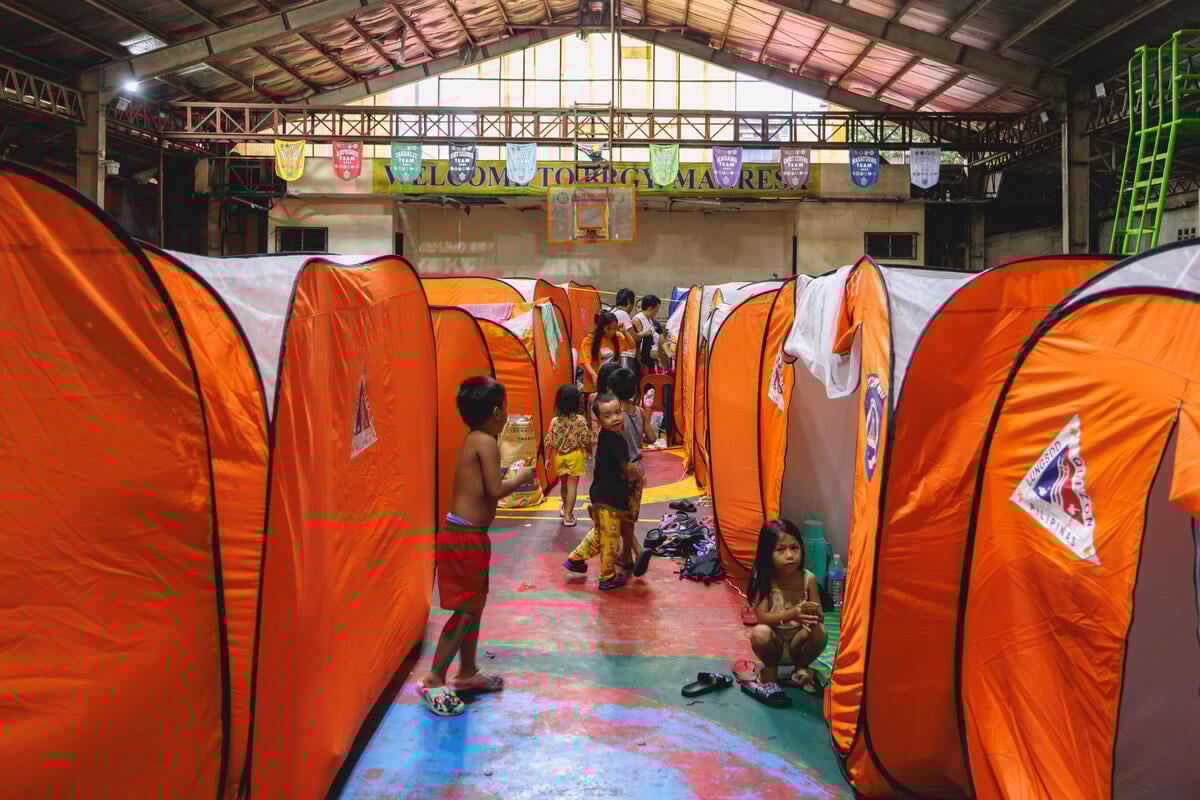 Flood Relief Response in Quezon City. © Jilson Tiu / Greenpeace Flood Relief Response in Quezon City. © Jilson Tiu / Greenpeace