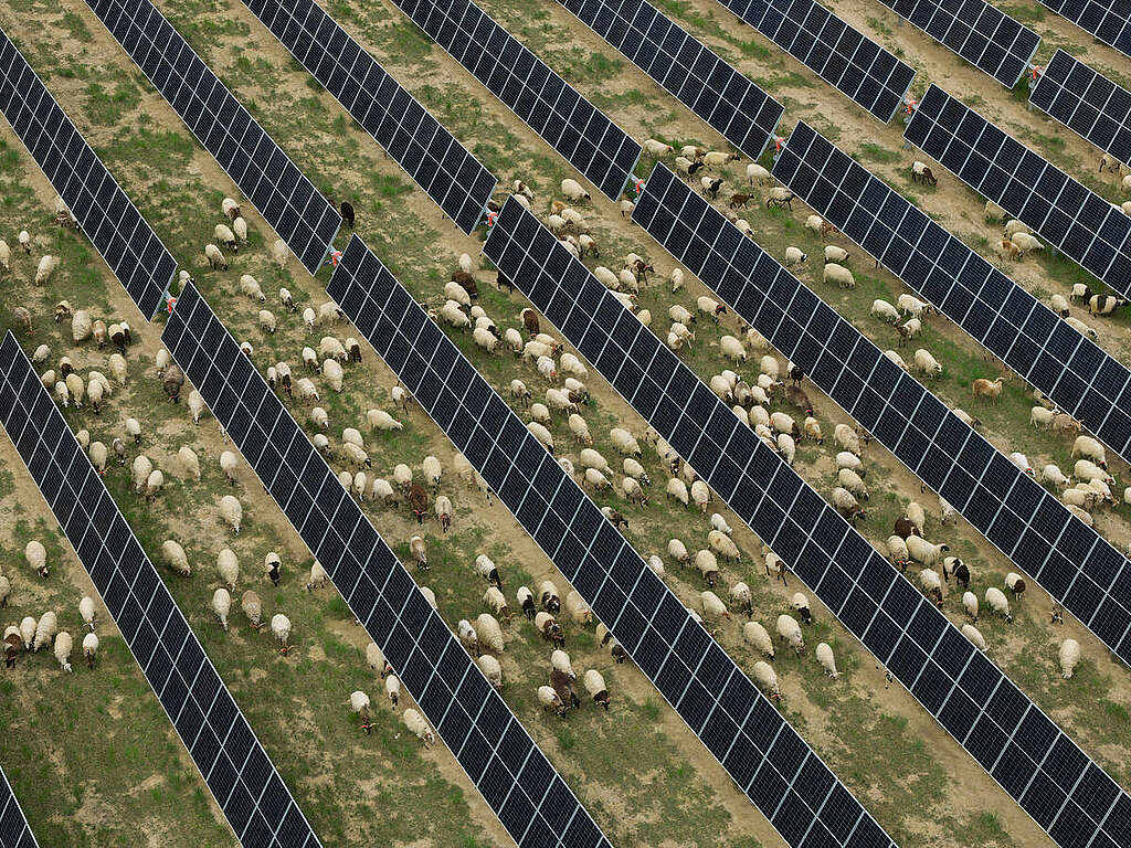 Lighting The Future: People's Hope and Power in China's Green Energy Future. &copy; Weimin Chu