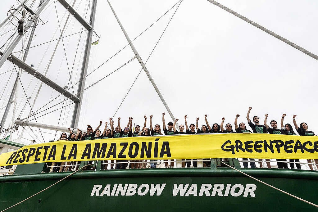 The Rainbow Warrior, Greenpeace's flagship that for decades has carried a message of defending life to every corner of the planet, is in Cartagena, Colombia, reminding us that the Amazon is not negotiable: it is respected and defended. During its passage through Colombia, on the way to COP30 to be held in Bel&eacute;m, Brazil, it reminded us of the urgency of stopping deforestation, protecting biodiversity and guaranteeing fair financing for indigenous peoples and local communities, who have cared for the forests for generations. In Bel&eacute;m, Greenpeace will demand concrete commitments: zero deforestation by 2030, direct financing and environmental governance that puts life as a priority. &copy; Diana Rey Melo / Greenpeace