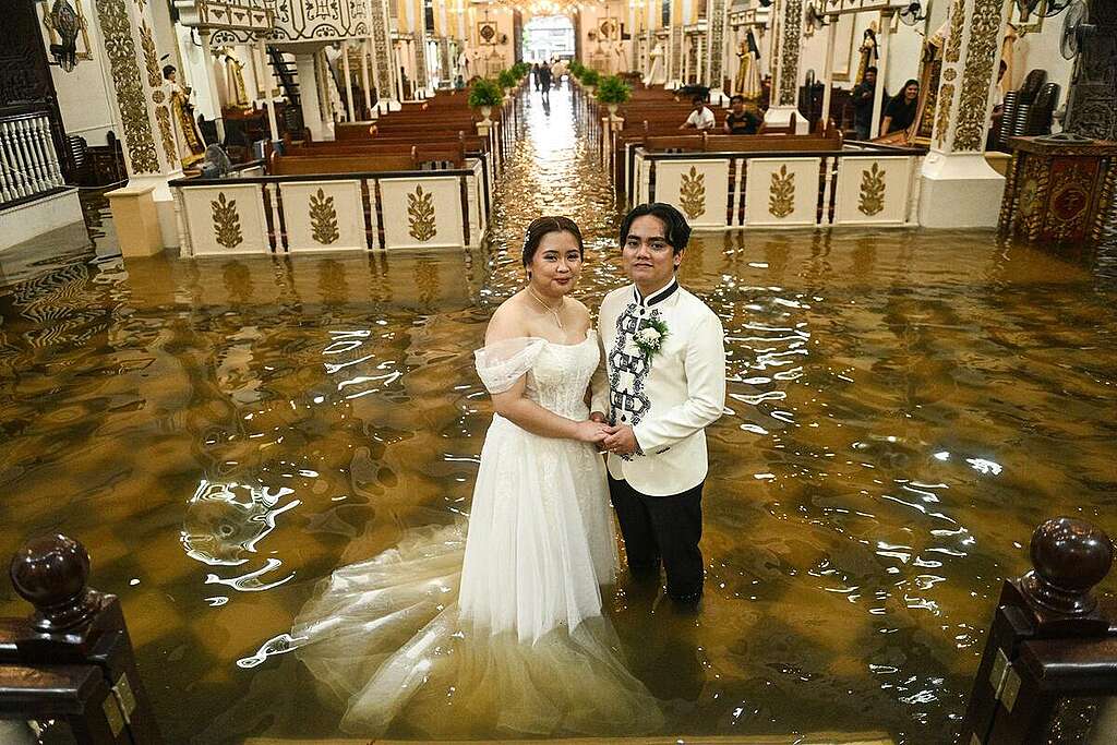 Impacts of the combined effects of Severe Tropical Storm “Crising” (international name: Wipha) and the southwest monsoon’s torrential rains are being felt across the Philippines—flooding communities like those in Calumpit, Bulacan, and disrupting lives, livelihoods, and even important moments like weddings. Greenpeace is calling on President Marcos to use his platform to ensure the passage of the Climate Accountability (CLIMA) Bill—a vital law that requires companies to proactively tackle climate change and prevent further harm to vulnerable communities. Once enacted, the CLIMA Law will raise the bar for climate policy—not only in the Philippines but worldwide—by establishing a strong national framework for loss and damage and enforcing strict corporate transition rules. © Noel Celis / Greenpeace
