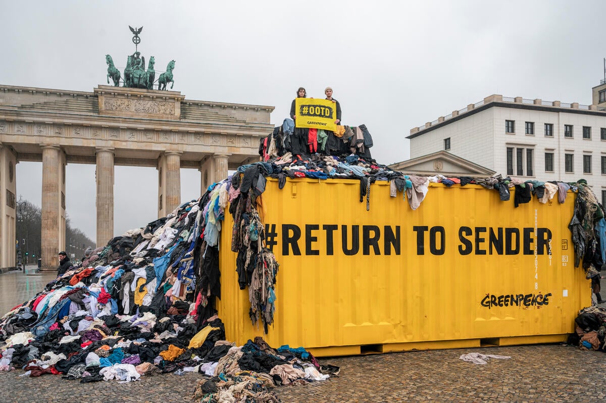 Fast Fashion Protest in Berlin. © Paul Lovis Wagner / Greenpeace