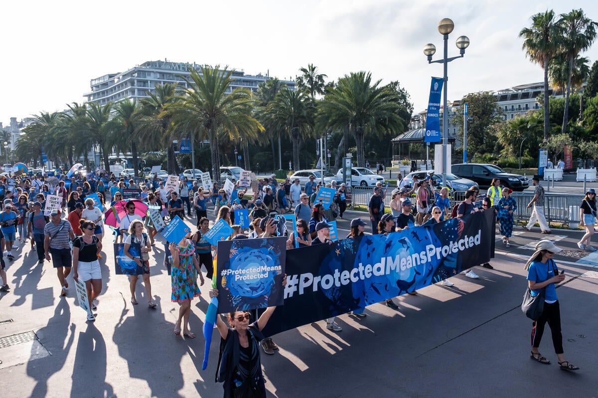 Oceans Blue March Protest in Nice, France. © Pierre Larrieu / Greenpeace