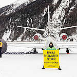 Greenpeace International activists from across Europe symbolically “confiscated” private planes at the Engadin airport in Samedan, Switzerland, which is used by participants of the World Economic Forum (WEF).
The peaceful protest marks the last of a series of creative interventions calling policy-makers to tax the super-rich, representing 1% of the world’s population, and redirect tax revenues towards affordable green housing, public transport, and climate and environmental action, to support communities and protect the planet.