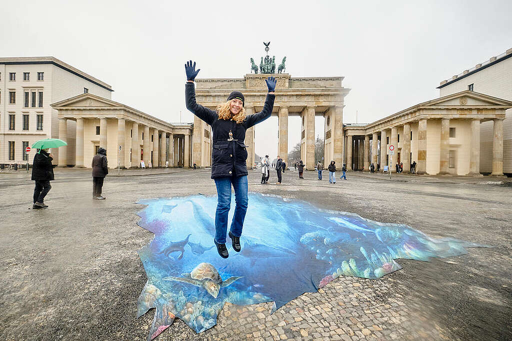 Ground Mural to Celebrate Global Ocean Treaty in Berlin. &copy; Verena Br&uuml;ning / Greenpeace