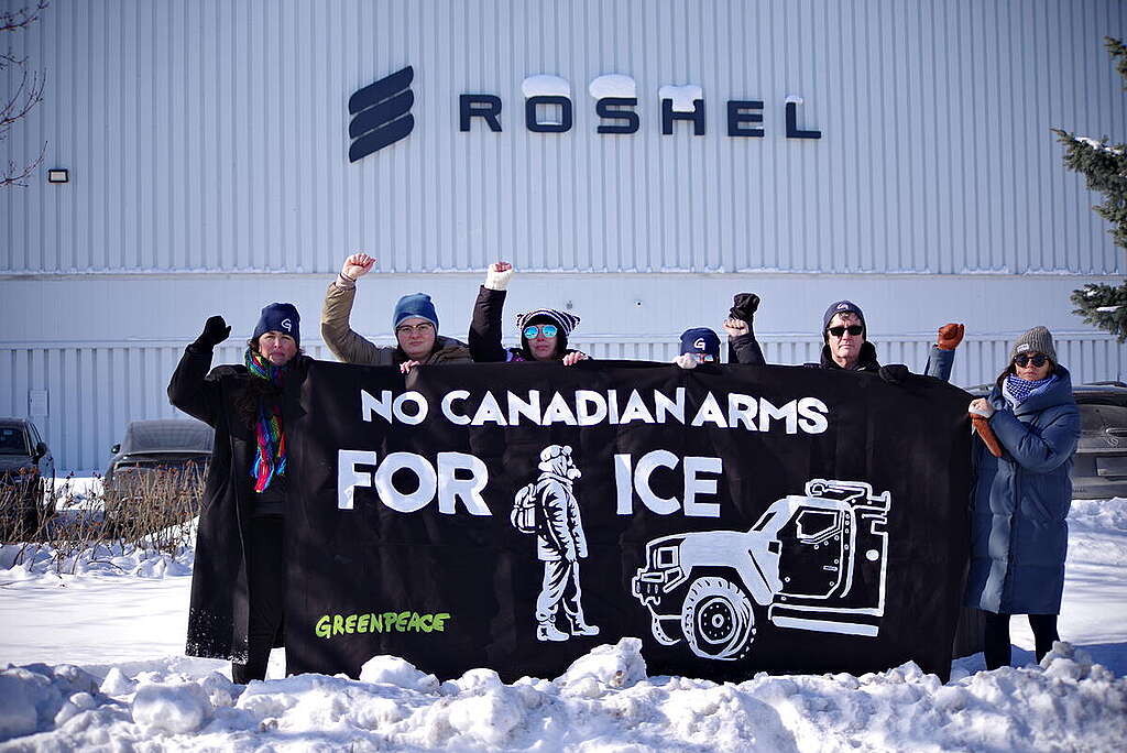 Action against Canadian Export of Armoured Vehicles to U.S. Immigration Agency ICE. © Greenpeace