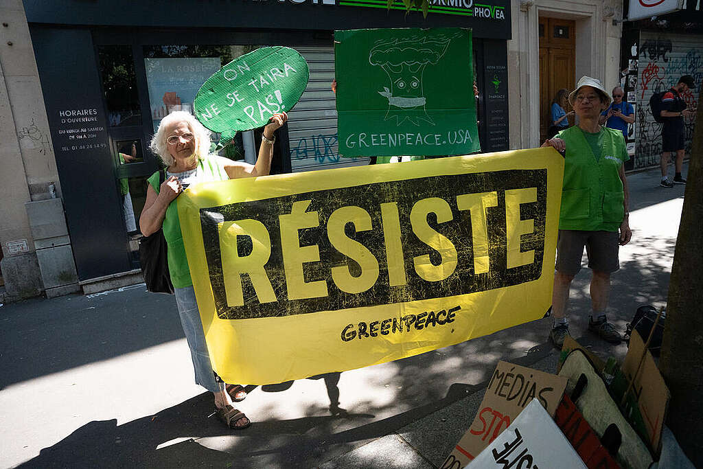 May Day Demonstration against Far-Right Party in Paris, France. © Hélène Boissel-Arrieta / Greenpeace