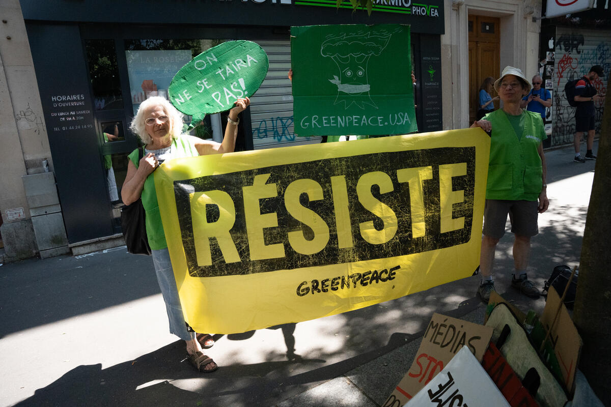 May Day Demonstration against Far-Right Party in Paris, France. © Hélène Boissel-Arrieta / Greenpeace