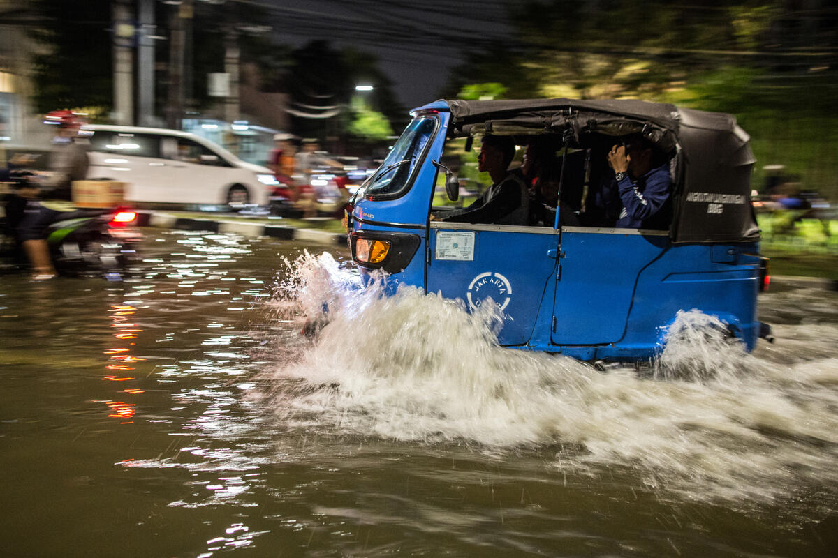 Tidal Flooding in North Jakarta. &copy; Afriadi Hikmal / Greenpeace