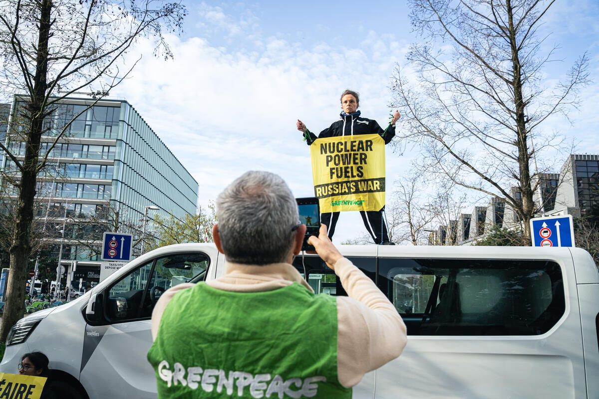 Disruptions at the World Nuclear Energy Summit in France. &copy; Amaury Cornu / Greenpeace