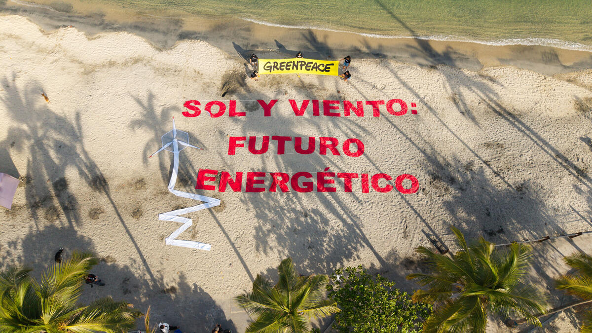Intervention during Conference on Energy Transition in Santa Marta Beach, Colombia. &copy; Sergio Calder&oacute;n Cort&eacute;s / Greenpeace