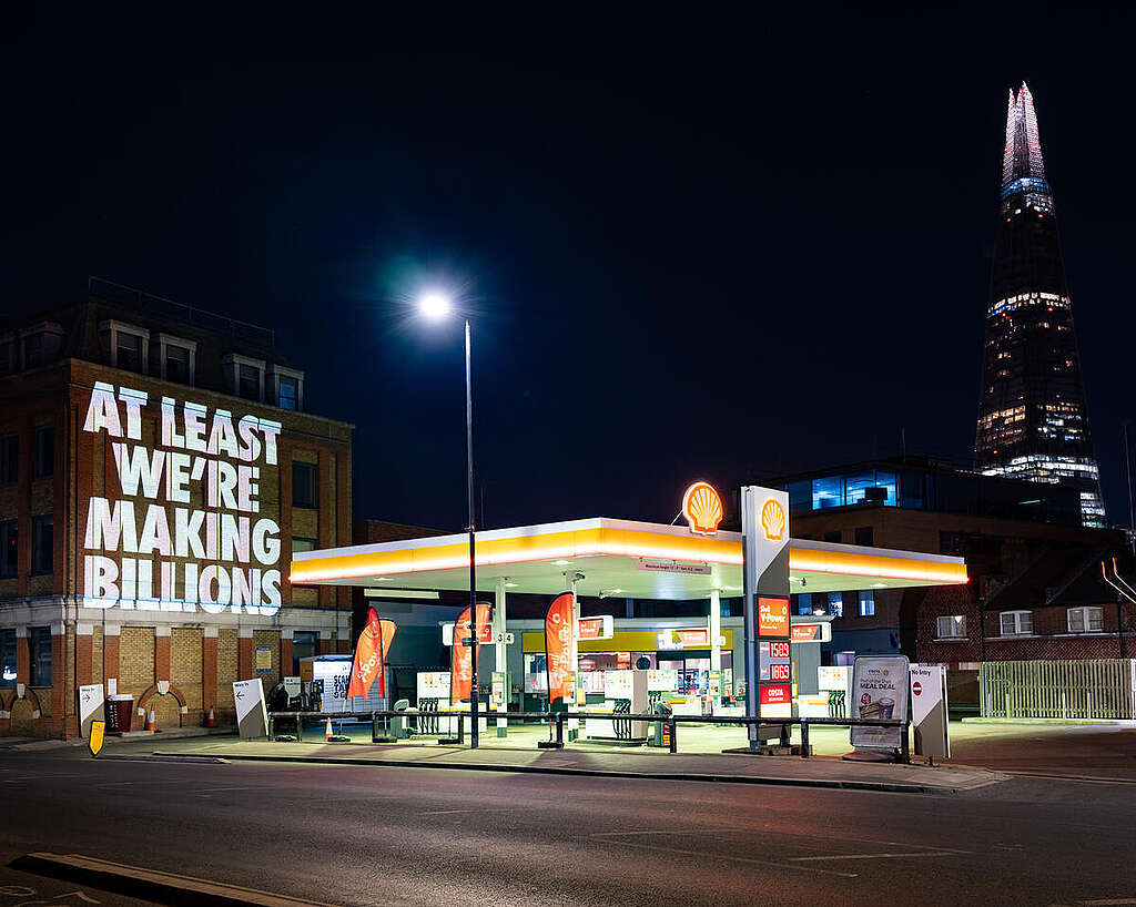 Projection Action in London Exposes Source of Shell's Profits. © Greenpeace Projection Action in London Exposes Source of Shell's Profits. © Greenpeace