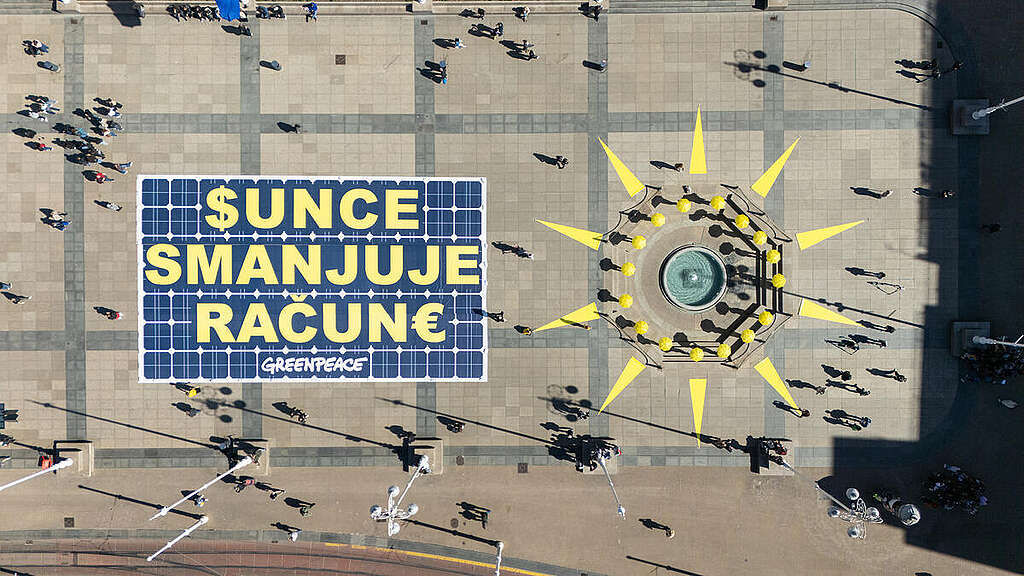 Activists Promote Security and Affordability of Solar Energy in Zagreb. © Bojan-Haron Markicevic / Greenpeace