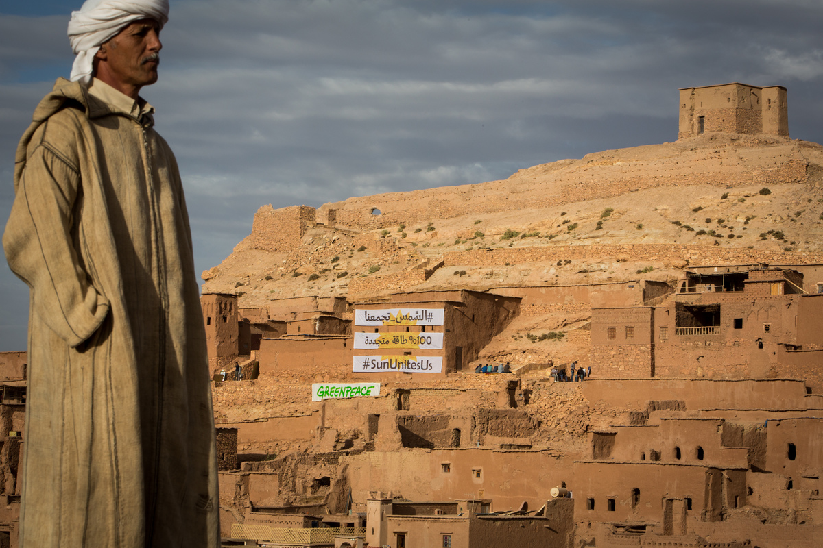 COP22 #SunUnitesUs Banners in Southern Morocco On the eve of the United Nations climate summit UNFCCC COP22, to be held in Marrakech, Greenpeace unfurl #SunUnitesUs banners at the iconic Ait Ben Haddou in southern Morocco, sending a strong message to leaders about the potential of solar and renewable energy in the fight against climate change.