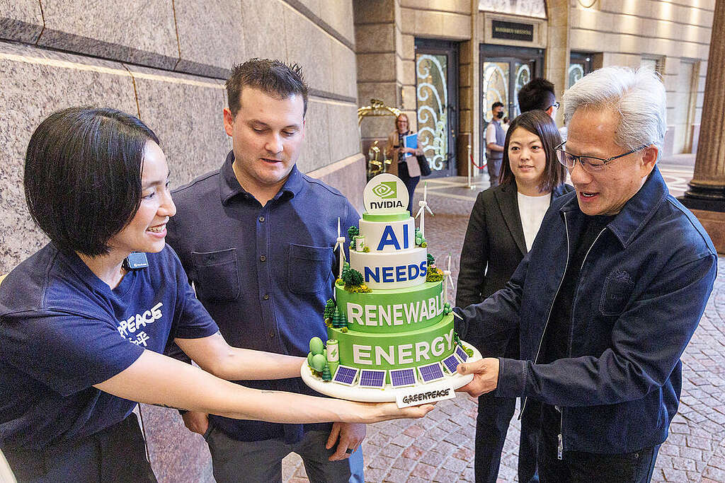 As US semiconductor giant NVIDIA kicks off its GTC AI conference in Taipei, Greenpeace East Asia activists confronted CEO Jensen Huang face-to-face, demanding that the AI chip leader and its billionaire founder take responsibility for the soaring energy demands and carbon emissions across its supply chain, especially in the East Asian manufacturing hub Taiwan where most of its hardware is produced.