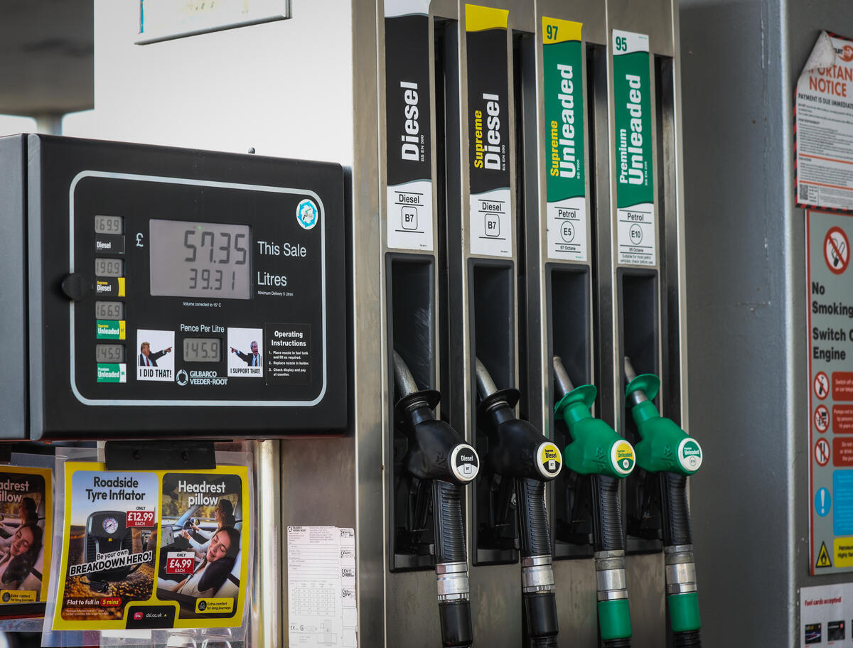 Three Greenpeace UK activists visit all nine petrol stations in Clacton, the main town in Nigel Farage’s Essex constituency, and decorate the pumps with stickers showing Trump claiming responsibility for the high pump prices, and Farage expressing his support. Each pump has received two stickers. One shows Trump pointing at the price ticker on the pump, says ‘I did that!’. The other shows Farage pointing at the same spot and says ‘I support that!’.