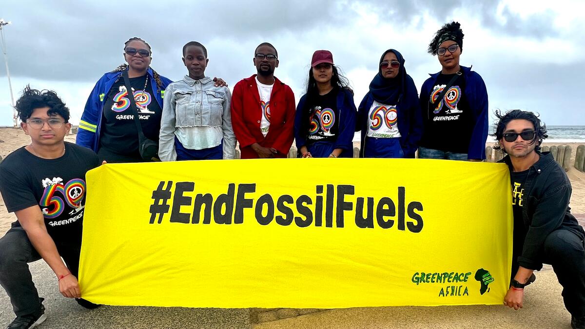 End of Fossil Fuel Protest in Durban Greenpeace volunteers and supporters in Durban join a global mobilisation to end the Fossil Fuel era.With over 700 marches and other actions in more than 60 countries and 600,000 participants worldwide 15-17 September, the global climate movement is more diverse and united than ever before. The main event was a climate march in New York City, where world leaders gathered for the UN General Assembly and the UN Secretary-General is convening a