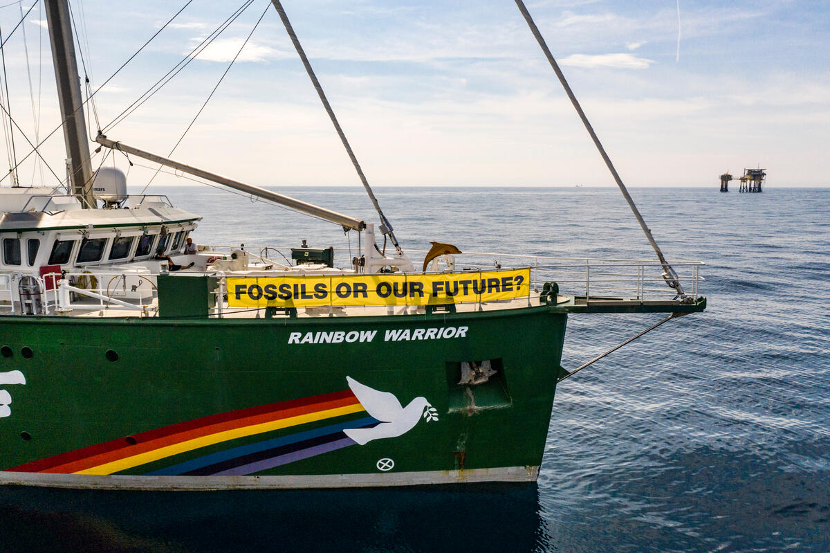 Project North Sea: Rainbow Warrior with Banner in Denmark.  © Suzanne Plunkett / Greenpeace