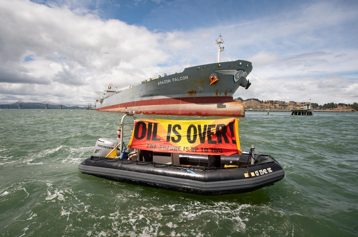 © Josh Edelson / Greenpeace