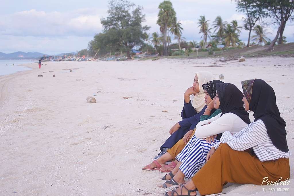 Khairiyah Rahmanyah and friends Khairiyah Rahmanyah and friends