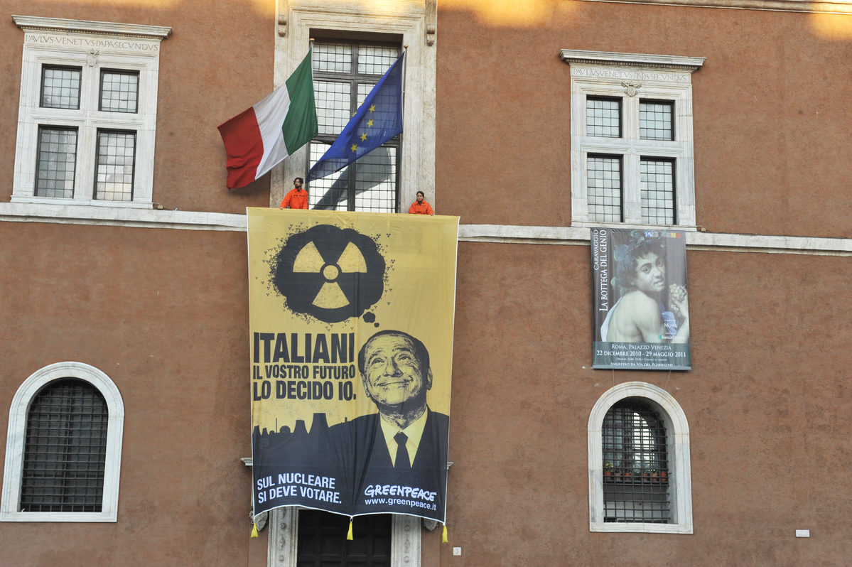 Nuclear Action Palazzo Venezia in Rome. © Tommaso Galli
