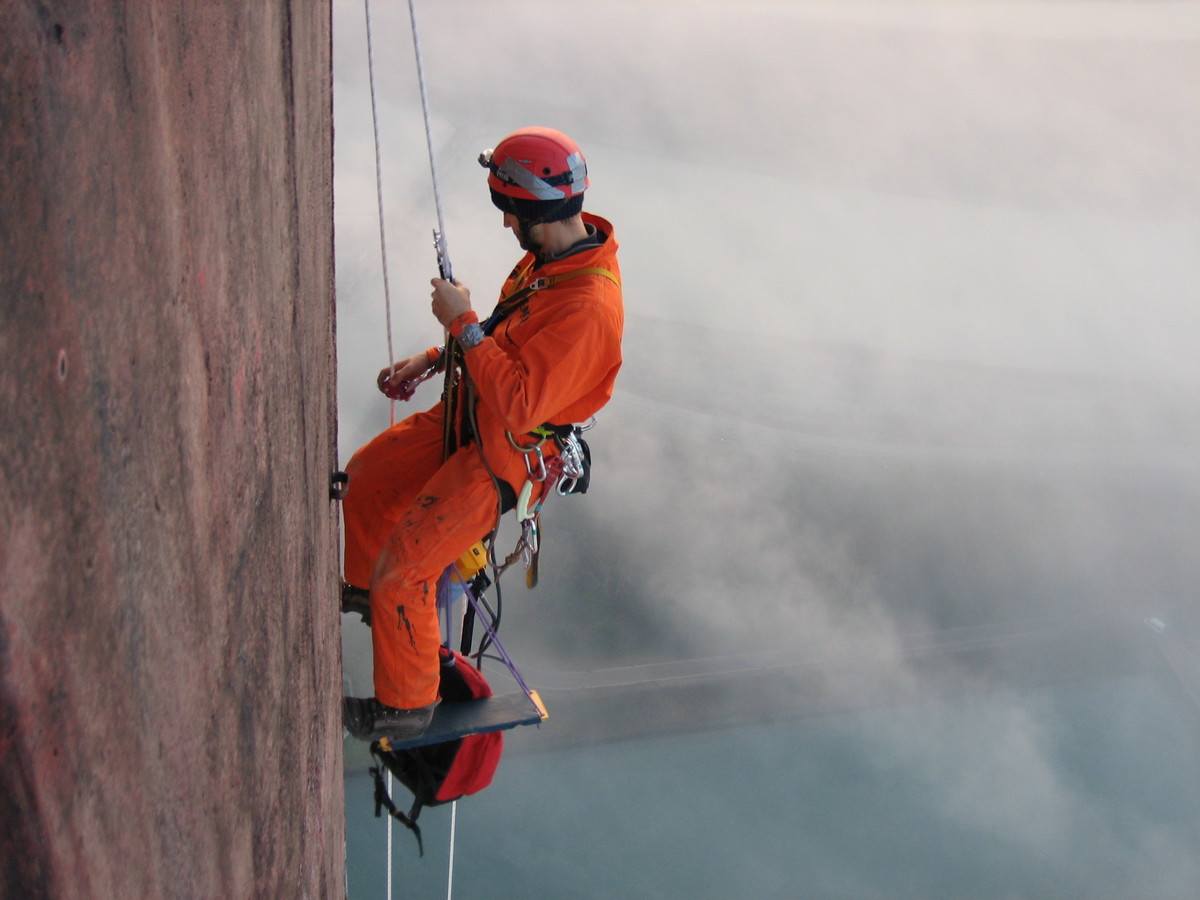 Chimney Climb at Enel Power Plant (Italy: 2006). © Alessandro Vasari
