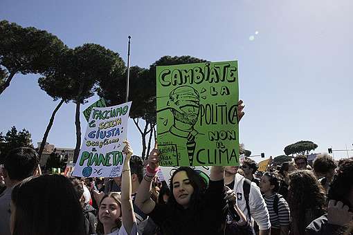 Fridays for Future Student Demonstration in Italy. © Massimo Guidi / Greenpeace