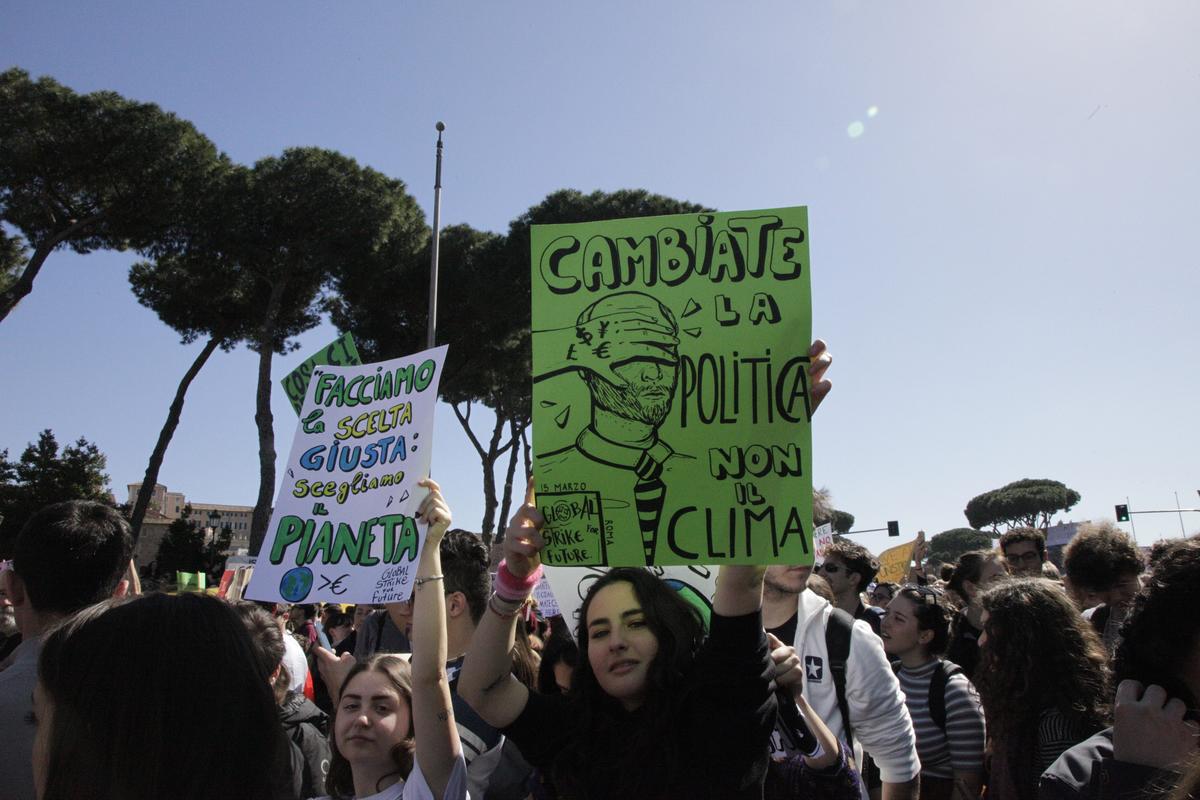 Fridays for Future Student Demonstration in Italy. © Massimo Guidi / Greenpeace