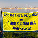 Trattato globale plastica, lettera aperta all’ONU di Greenpeace e di altre 150 organizzazioni e scienziati da tutto il mondo: Nazioni Unite impediscano all’industria fossile di sabotare i negoziati