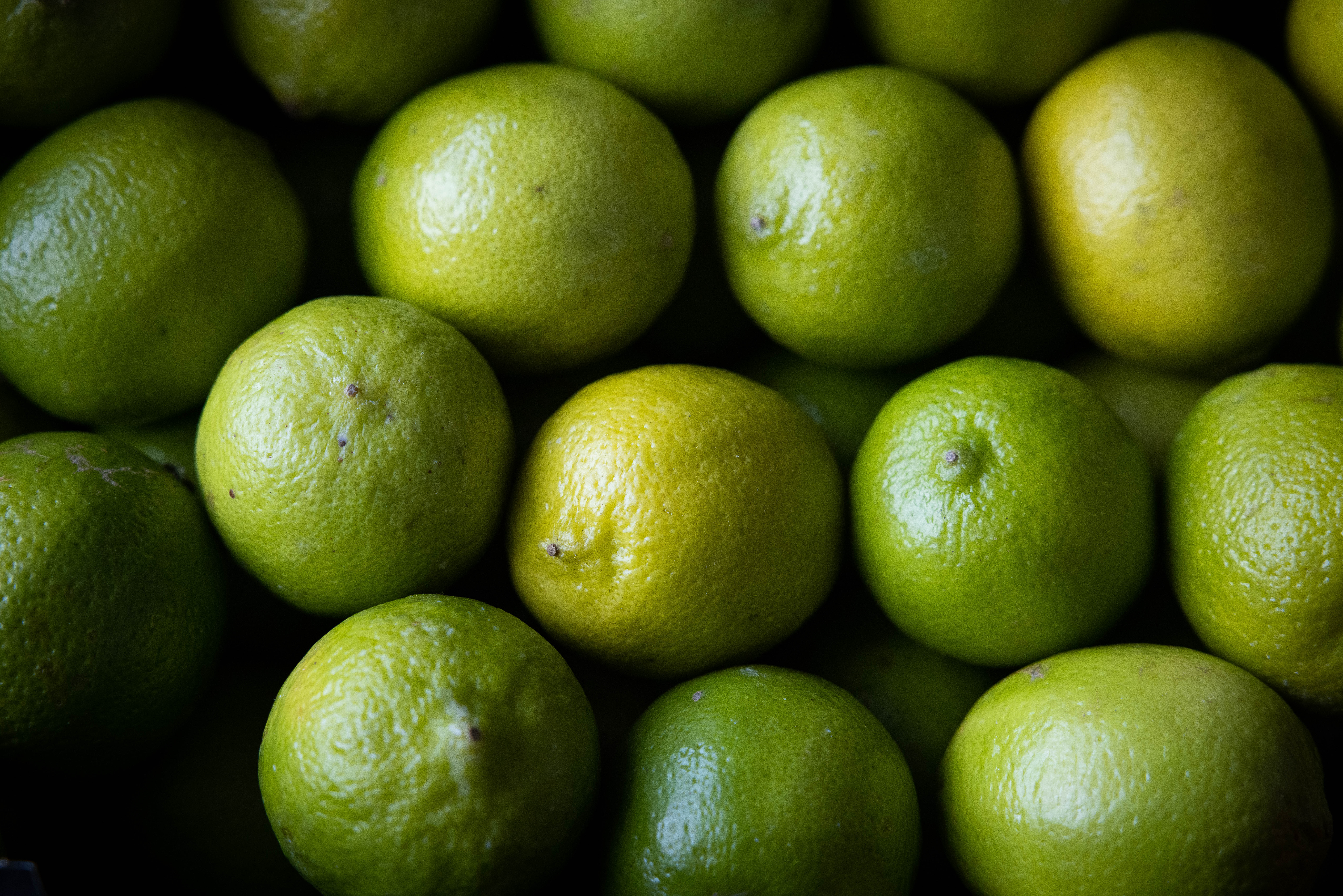 Pesticidas, nuevo informe de Greenpeace: en limones brasileños vendidos en la UE, una mezcla de sustancias tóxicas