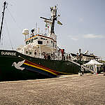 Open boat, proiezioni e proteste a bordo della nave Arctic Sunrise in Italia