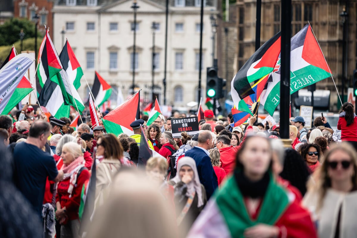 Red Line for Palestine Protest in London. © Pete Speller / Greenpeace