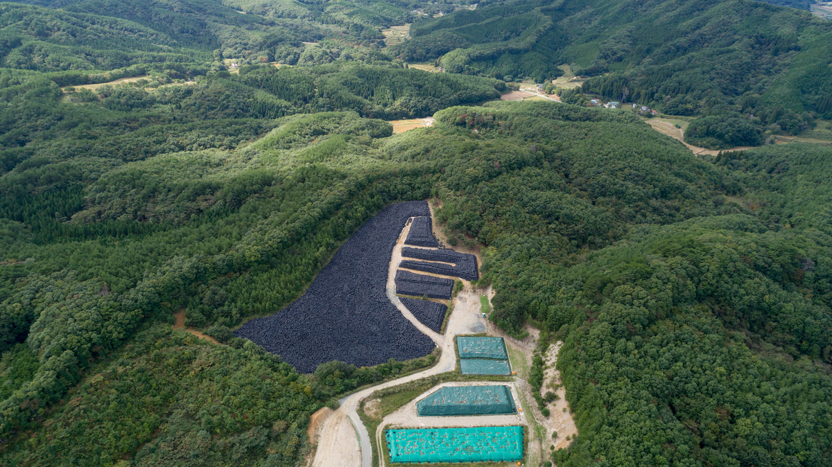 Nuclear Waste in Prefecture Fukushima. © Christian Åslund / Greenpeace